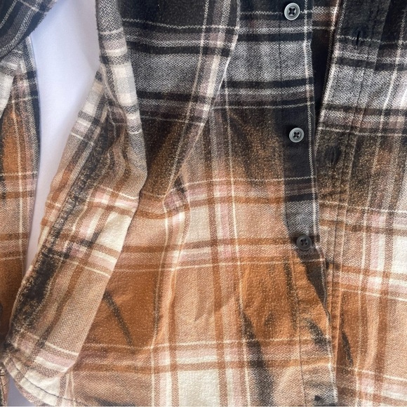 🎶 Music-Inspired Button-Up Shirt – 100% Cotton (NWOT) 🎤 - Picture 9 of 16